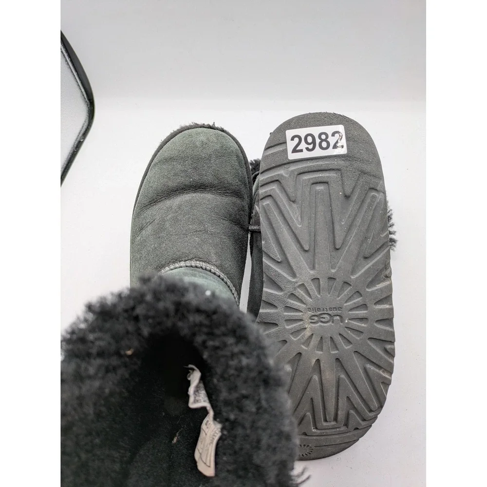 UGG Australia Bailey Bow Boots Womens 6 Gray Sheepskin Suede Winter